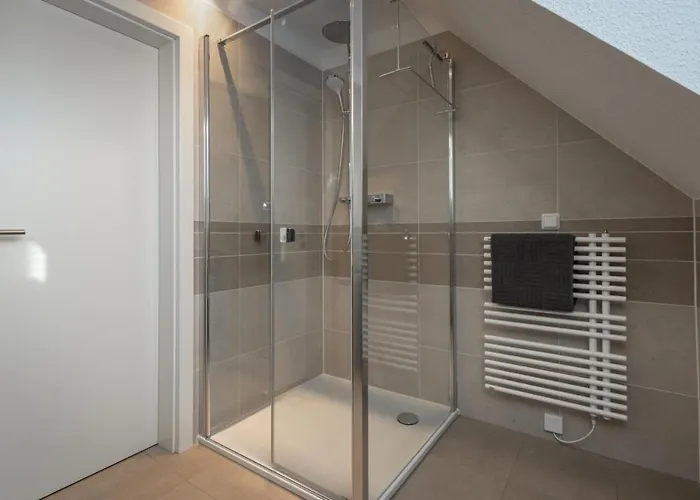 Apartament Binnen Un' Buten *