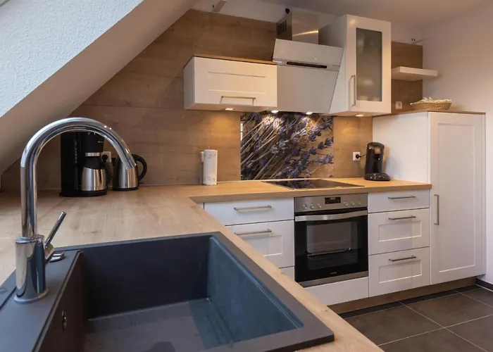 Apartament Binnen Un' Buten